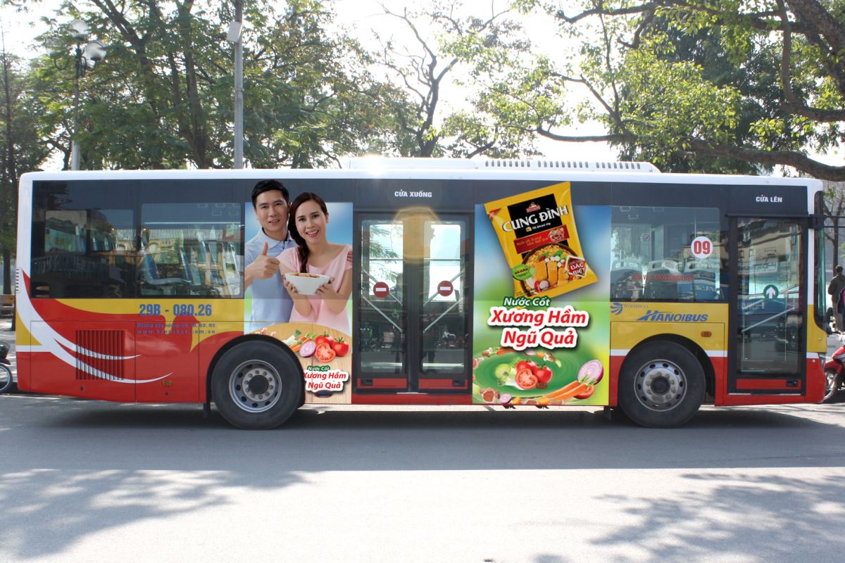 quang cao OOH tren xe bus