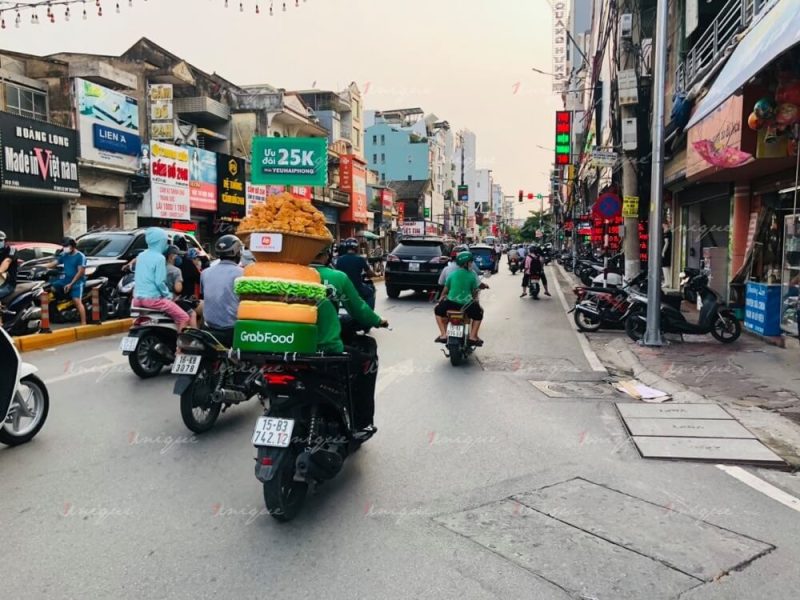 tat tan tat ve hinh thuc roadshow quang cao bus media 13